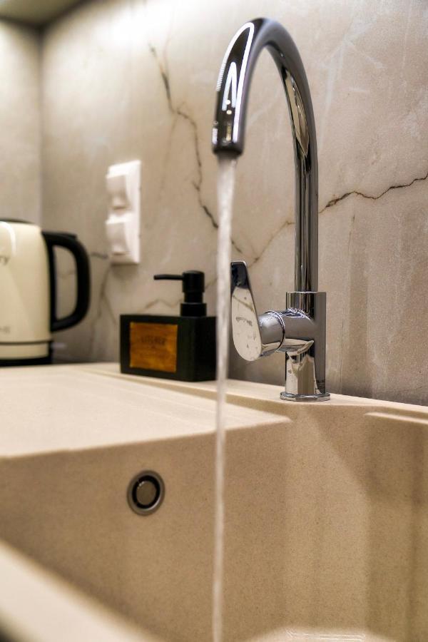 Ephantasy Living - Luxury Home With Roof Garden คาลามากิ ภายนอก รูปภาพ
